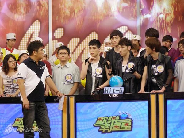 HIT-5台湾录制节目主持人胡瓜与杨帆调侃(图)