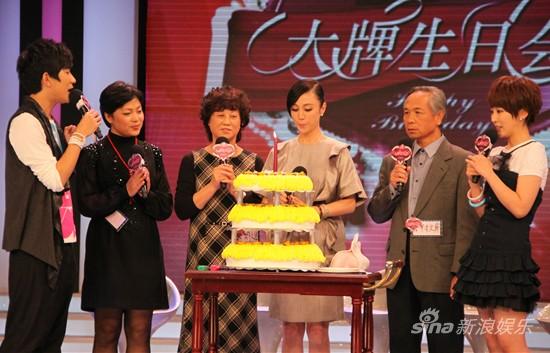 傅艺伟生日会飙泪谢楠大左解密出道辛酸(图)
