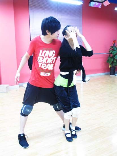 《舞动奇迹》佟丽娅避谈伤势 专注演绎动人爱情_影音娱乐_新浪网