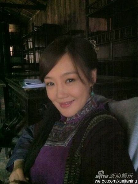 薛佳凝《黎明绝杀》转战重庆 晒自拍文艺范儿足