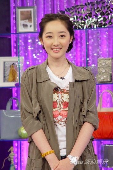 蒋梦婕帅气军装风