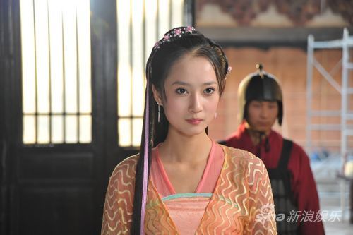 古典美女关慧卿为爱痴狂