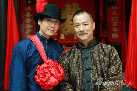 赵显宰（左）主演《胭脂霸王》
