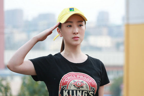 《穿》周传兮进看守所体验生活诠释正能量|看