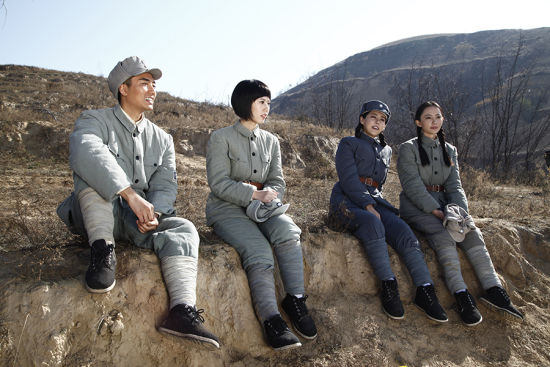 《历史永远铭记》揭秘鲁艺校花异国恋|历史永