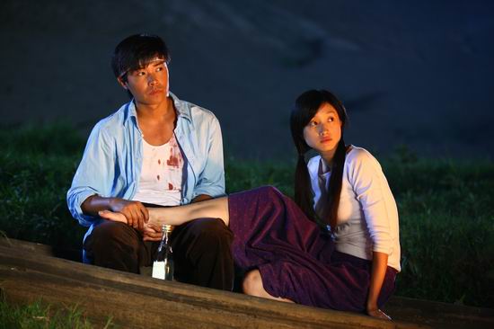 陈思成为沈佳妮捏脚戏里玩暧昧恋情(组图)_影音娱乐_新浪网