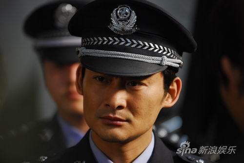 景岗山《目击者》卫视热播圆梦演警察(组图)