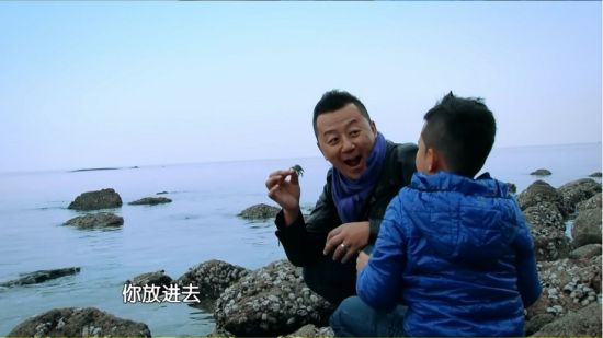 郭涛被指对儿子石头太严厉 微博致歉反省
