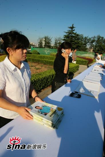 ͼ�ģ��޾�׷����-ǩ�����Ĺ�����Ա