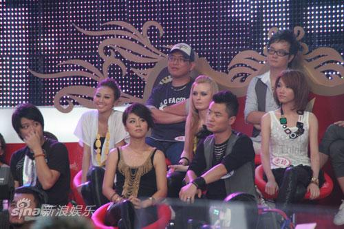 韩真真退赛拷问《记歌词》领唱的价值(组图)