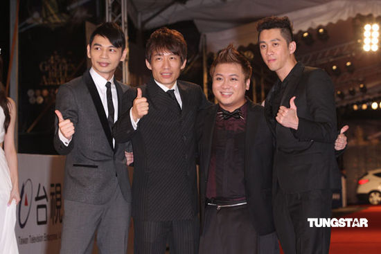 图文:45届金钟奖红毯--全民最大党