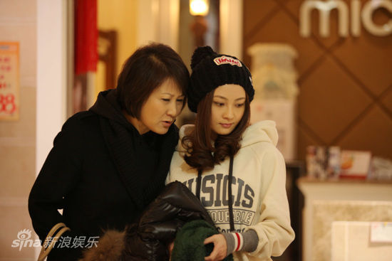 图文:《裸婚时代》剧照-童佳倩和妈妈_影音娱乐_新浪网