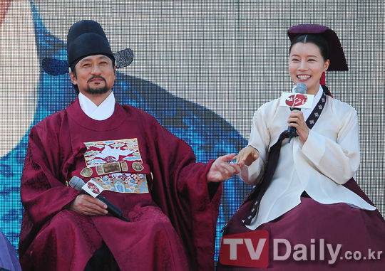 图文:韩剧《马医》发布--孙昌珉柳善