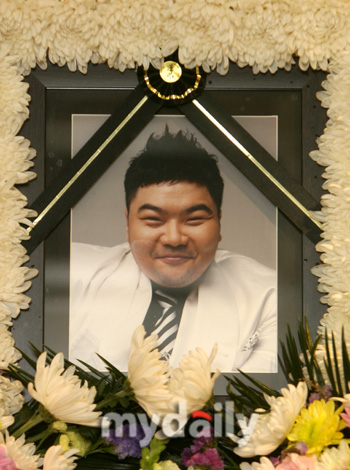 乌龟组合的队长林成勋因为突发急性心肌梗塞引