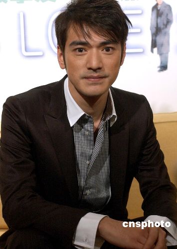 整形名医:林志玲左右脸最对称 五官堪称完美(图