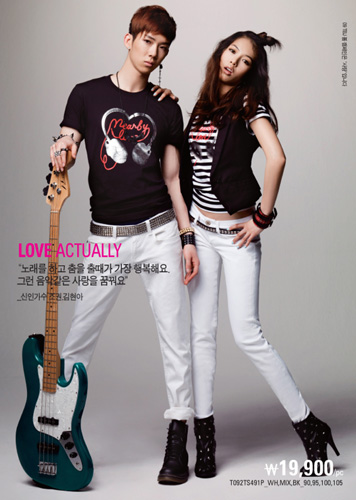 Wonder Girls的前成员泫雅通过写真展现了她成