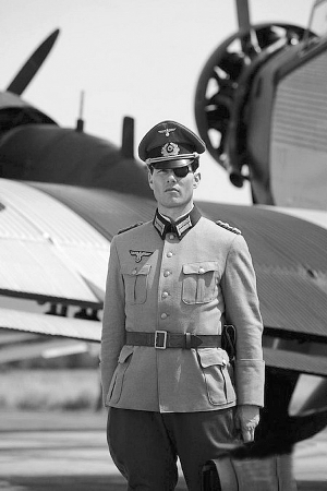 《行动目标希特勒》公映 观众反应叙事简单(图