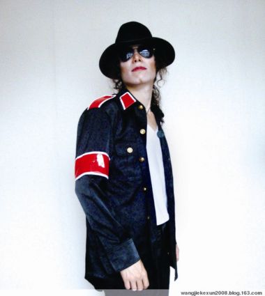 迈克尔杰克逊,的犯罪高手,最早的版本就是月球