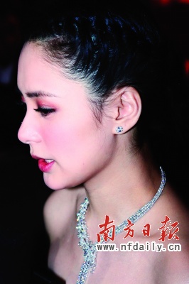 阿娇复出访谈引出一纸禁令