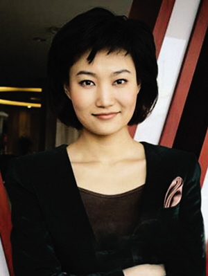 听李梓萌宋春丽等来沈吟诵经典