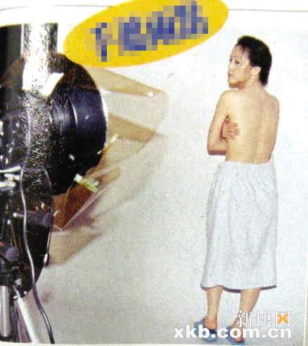 邓萃雯早期半裸照曝光