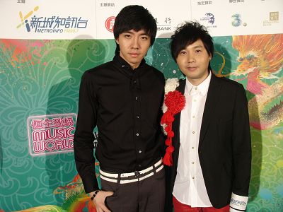 俞灏明香港再夺新人奖 著名DJ力挺其进军香港