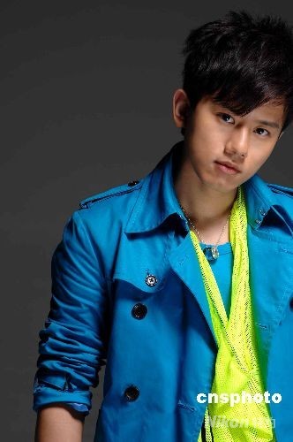 张杰《明天过后》为销量战京城 签售会同日上