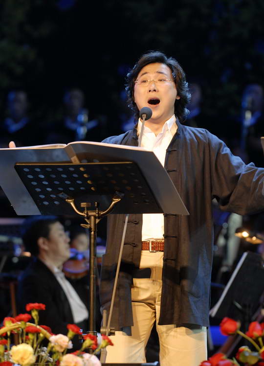 歌唱家廖昌永抵达维也纳为演唱会“现场热身”