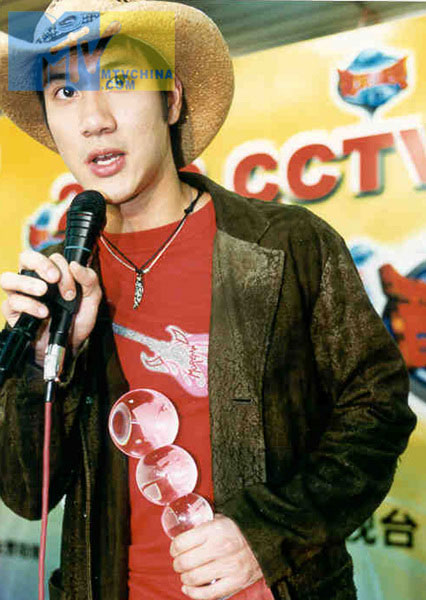 资料图片:王力宏2000年获台湾最佳男歌手
