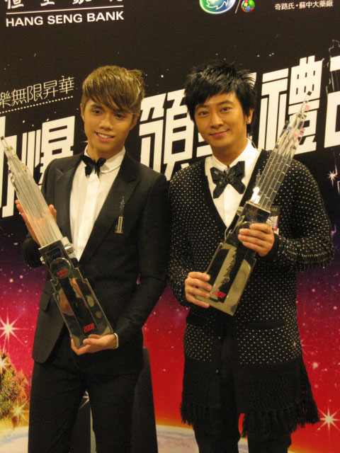 孙耀威(右)和张敬轩