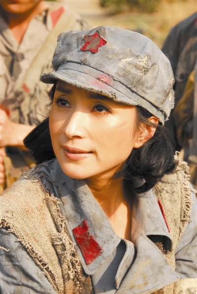 汤灿新歌MV分饰四角 将于近期完成拍摄