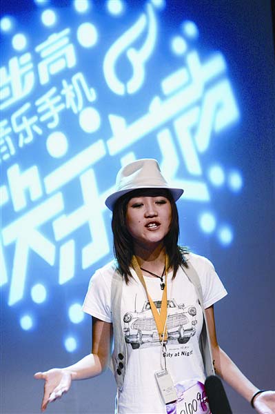 “快女”长沙赛区开唱评委温柔外语歌不再吃香