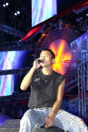 谢霆锋蔡依林蔡卓妍同台 演唱会热力四射