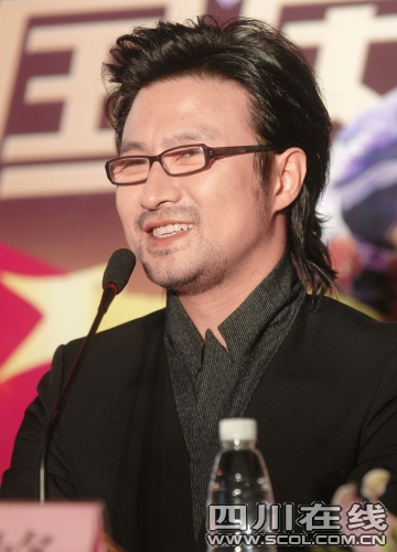 汪峰国庆助阵嘉年华 直言不想再唱《飞得更高