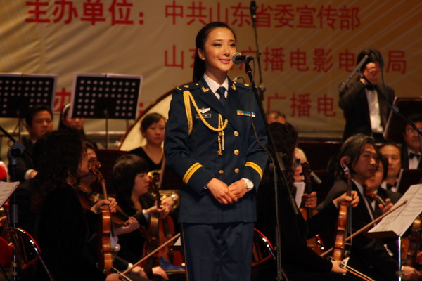 李依晓济南献唱《乱世佳人》 首次触电交响乐