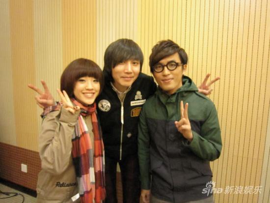 棉花糖原创音乐盛典勇夺港台最佳新人奖(图)