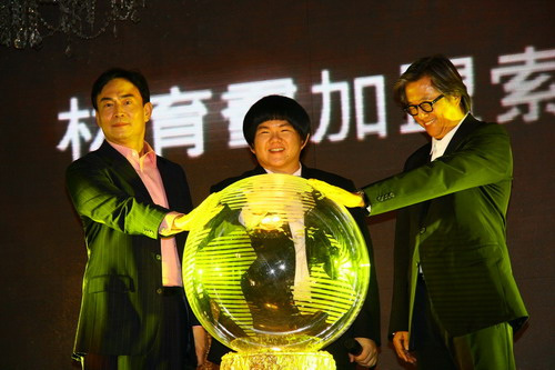 索尼音乐上海召开记者会 与小胖林育群签约