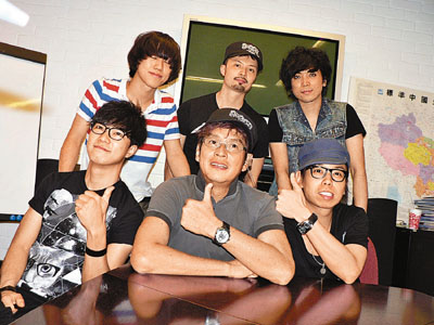 谭咏麟因个人演唱会拉小提琴打退堂鼓(图)