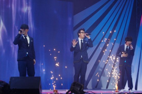 视频女主播翻唱《兰花指》人气过百万(图)