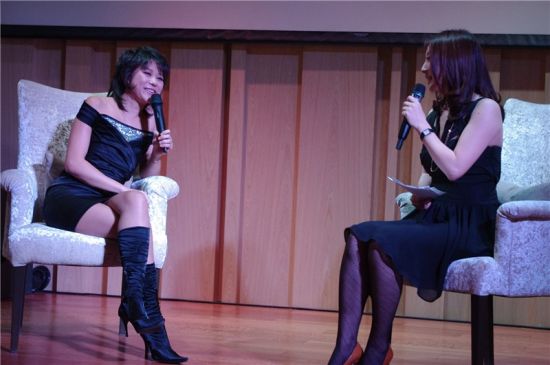 王羽佳发协奏曲专辑《拉赫玛尼诺夫》