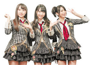 akb48成员上海握手会掀青春风暴期待中国开唱