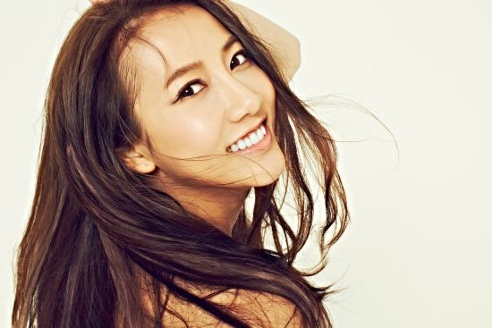 弦子囧照外流 皮肤黝黑好似非洲人(图)|弦子|囧