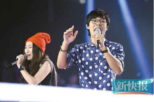 好声音阿妹泪奔 王力宏卖萌陪哭递纸巾