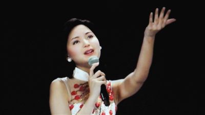 虚拟3D邓丽君与周杰伦唯美隔空对唱