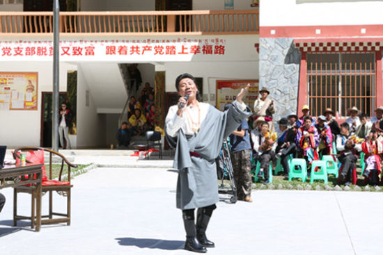 容中尔甲曾躲厕所唱歌 为舞剧负债累累