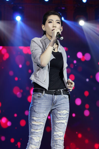 刘忻唱响徐州之夜 回忆梦想传递温暖 - 娱乐派 - 娱乐有我 自成一派 :: 最新娱乐新闻尽在娱乐派