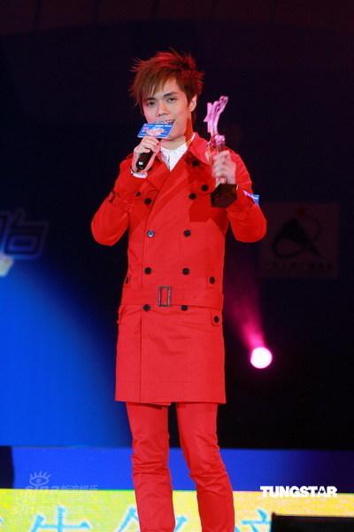 9+2音乐榜新人联欢 twins获奖阿娇缺席【图】