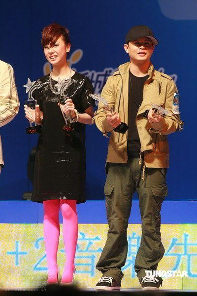 9+2音乐榜新人联欢 twins获奖阿娇缺席【图】