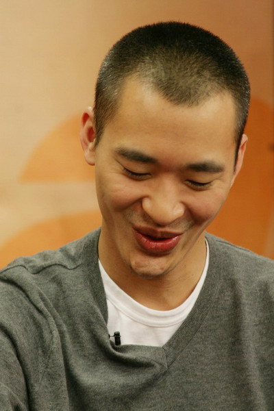 实录:黄立行做客新浪聊新碟 爱变成崇拜也是罪