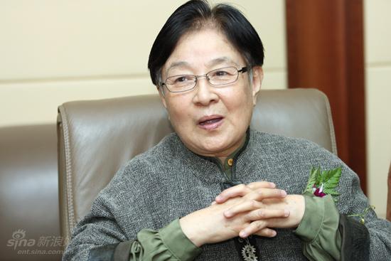 图文:央视音乐频道品牌推广--谷建芬接受采访